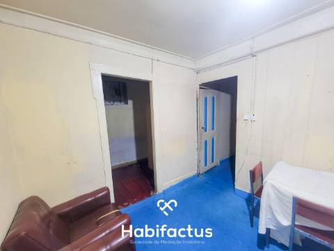 Moradia T2 à venda para Remodelar com Vista para a Serra da Estrela - Seia - Guarda.