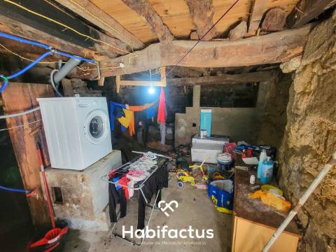 Moradia T2 à venda para Remodelar com Vista para a Serra da Estrela - Seia - Guarda.