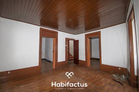 Prédio para reconstruir em Viseu