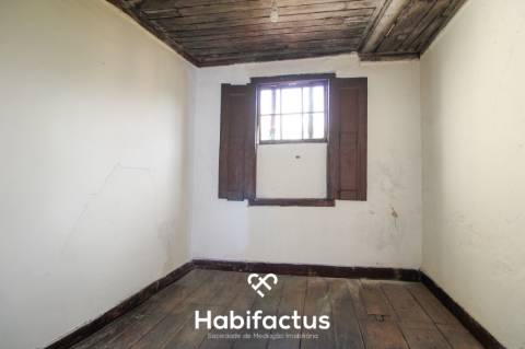 Prédio para reconstruir em Viseu