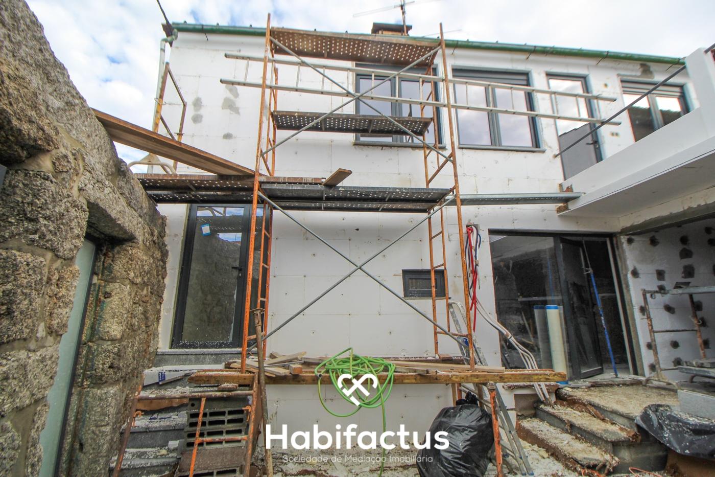 Moradia em Banda T3 Venda em Faíl e Vila Chã de Sá,Viseu