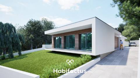 Terreno com moradia isolada T3 chave na mão em Viseu