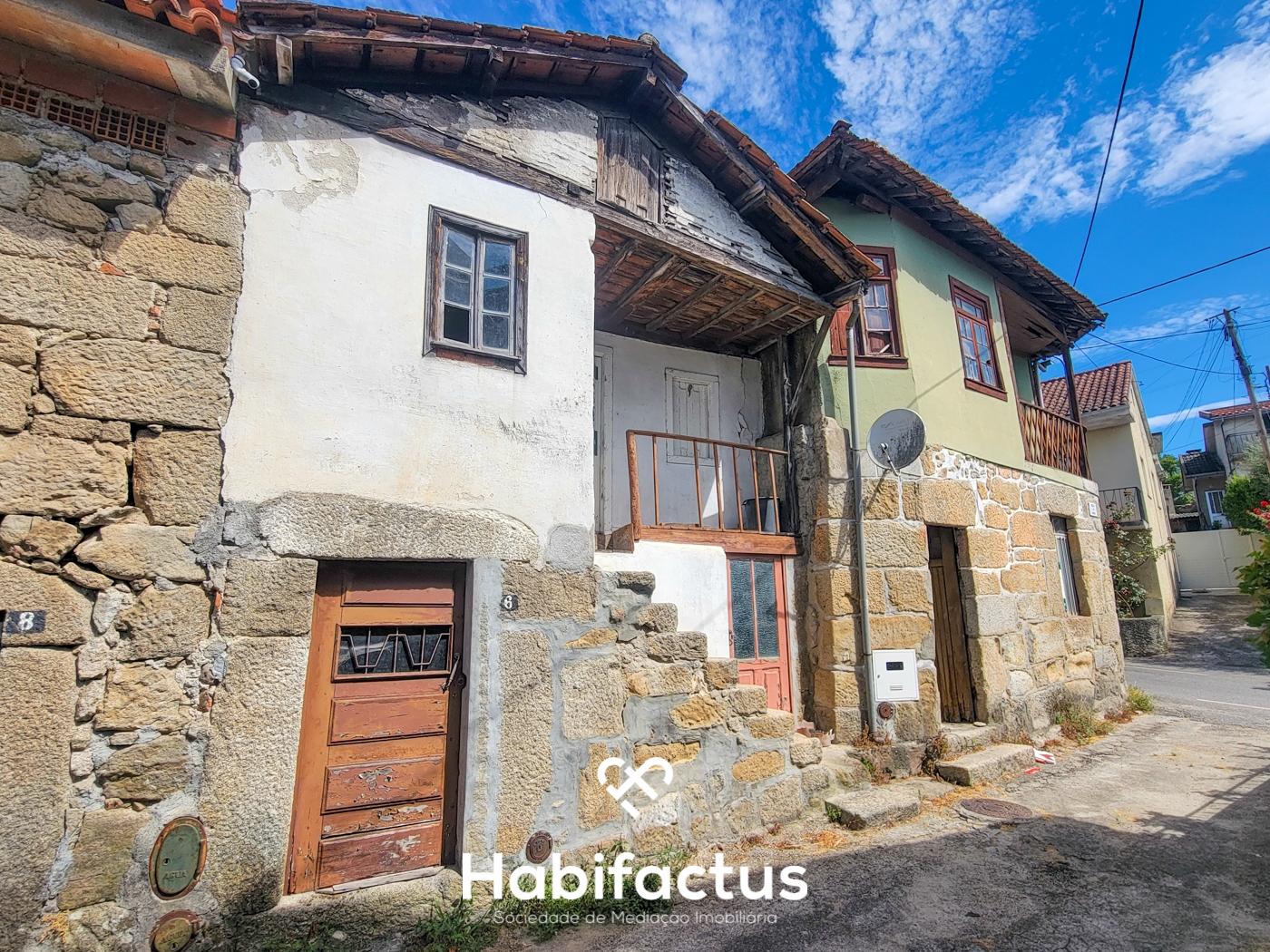 Moradia para Reconstruir á venda em Silgueiros - Viseu
