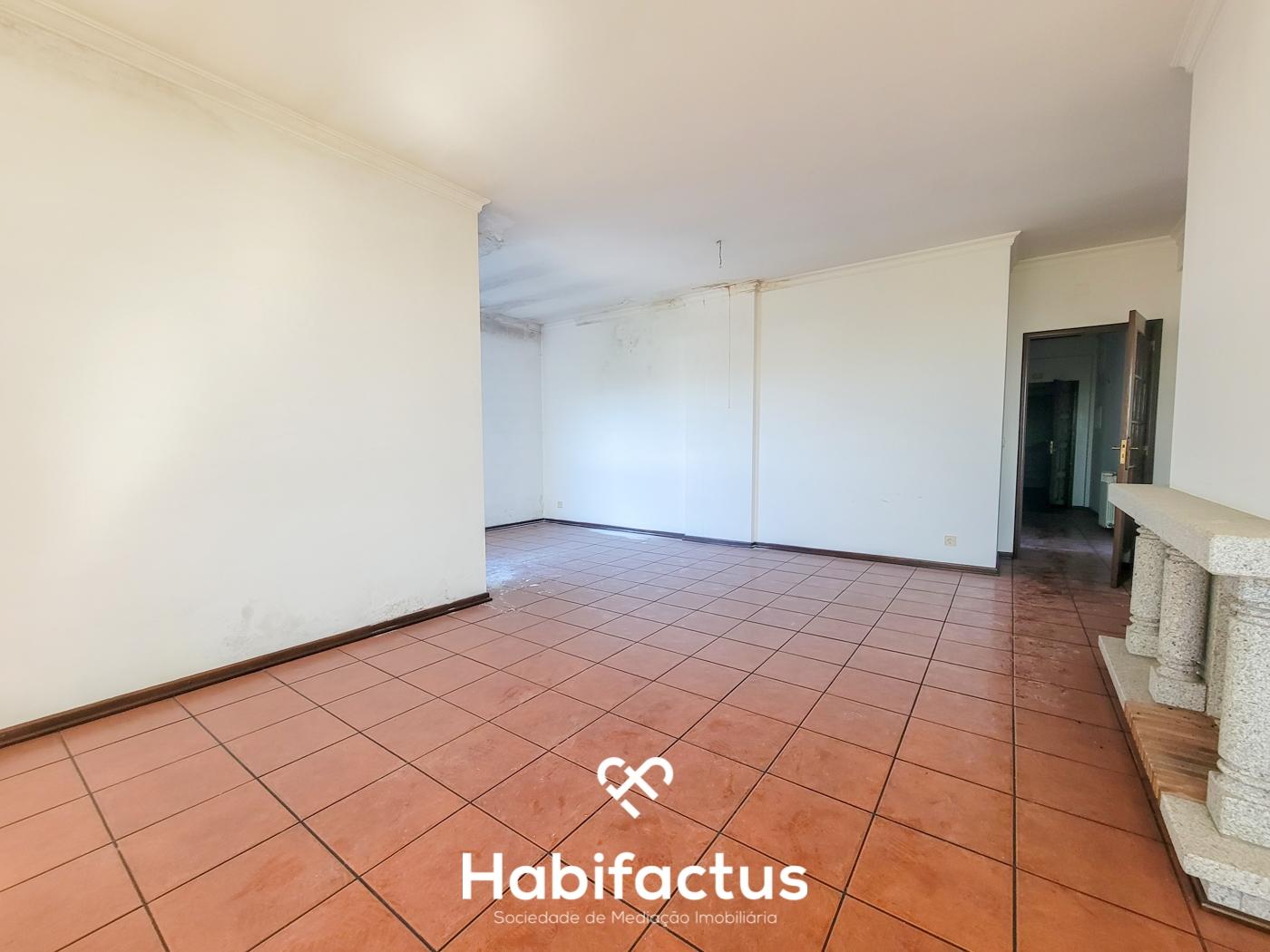 Apartamento T3 com Elevador e Vista Deslumbrante