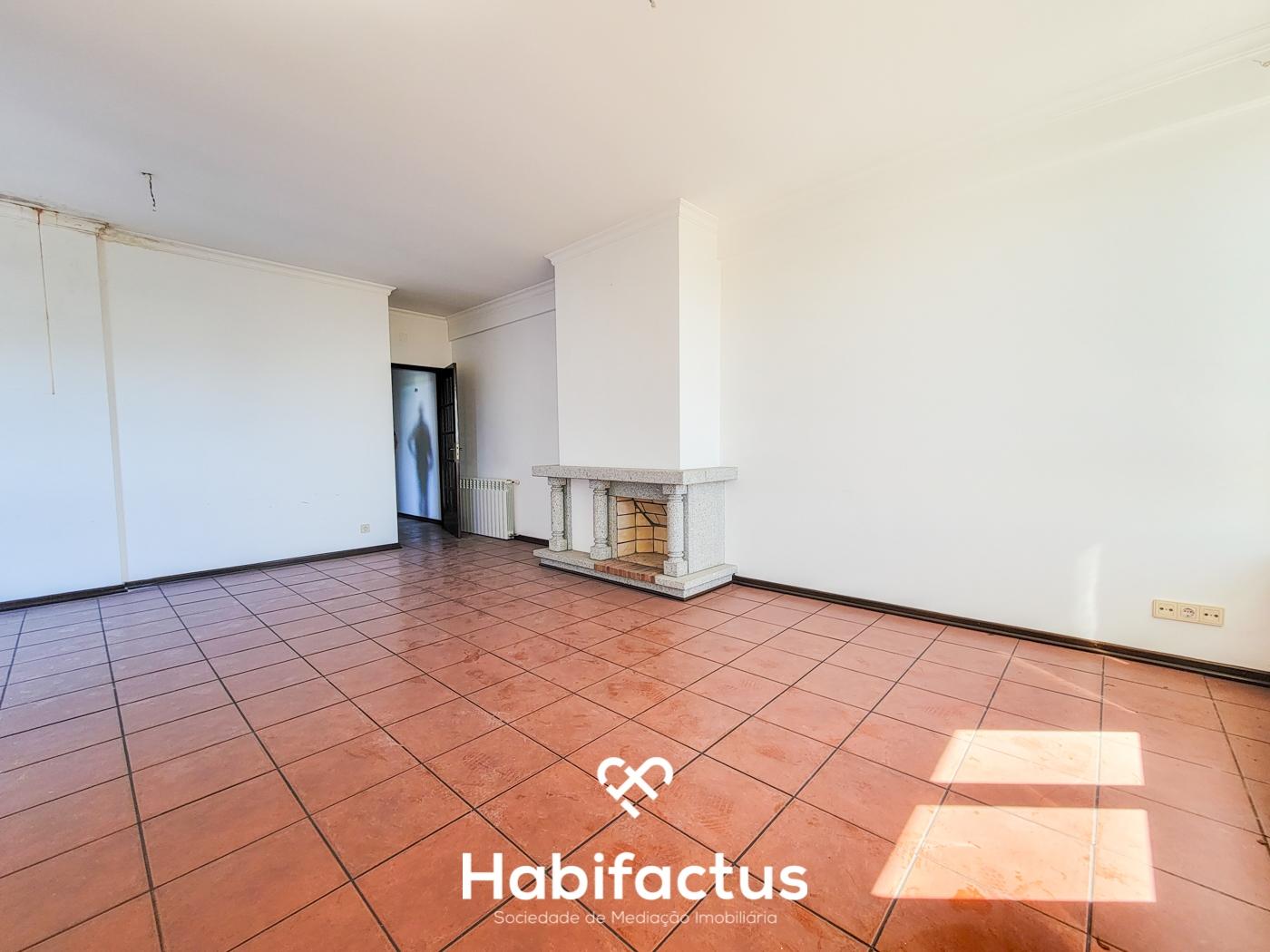 Apartamento T3 com Elevador e Vista Deslumbrante