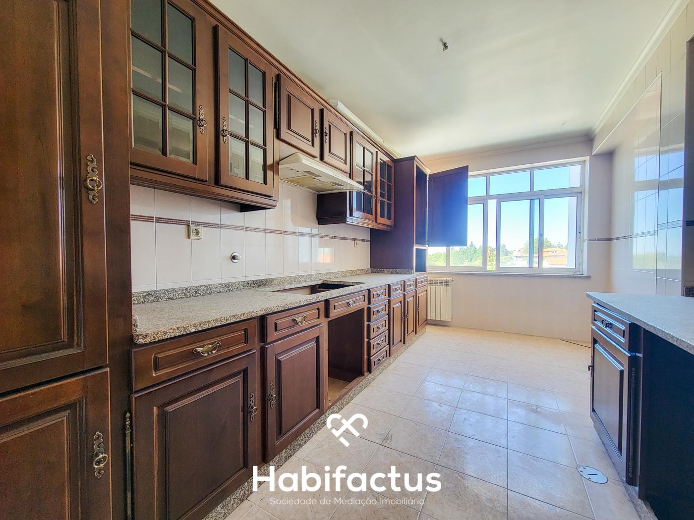 Apartamento T3 com Elevador e Vista Deslumbrante