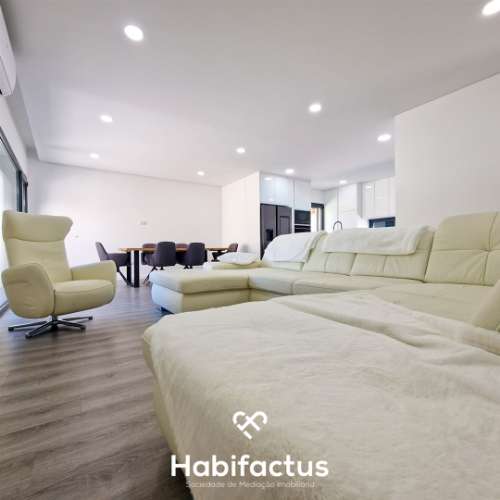 Moradia Isolada T3 à venda Moderna com Piscina aquecida e Churrasqueira - Viseu.