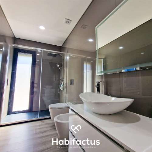 Moradia Isolada T3 à venda Moderna com Piscina aquecida e Churrasqueira - Viseu.