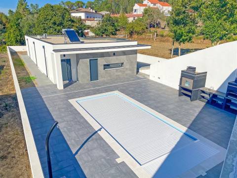 Moradia Isolada T3 à venda Moderna com Piscina aquecida e Churrasqueira - Viseu.