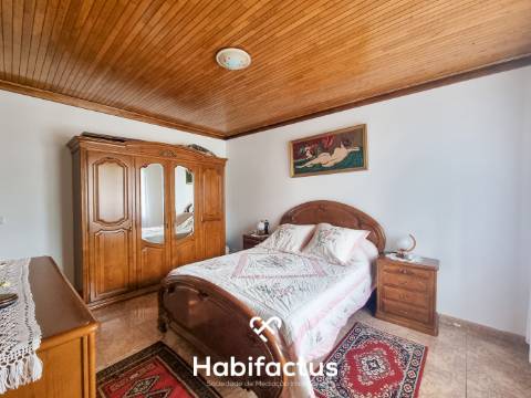 Moradia T5 para venda em Penedono.