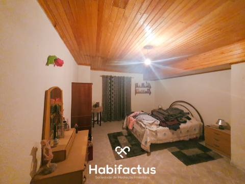 Prédio á venda com 3 apartamentos em Paranhos da Beira - Seia - Guarda.