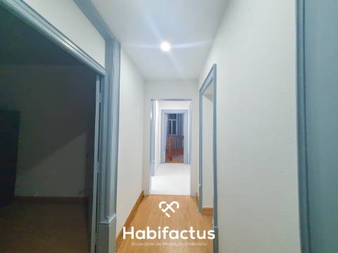 Prédio á venda com 3 apartamentos em Paranhos da Beira - Seia - Guarda.