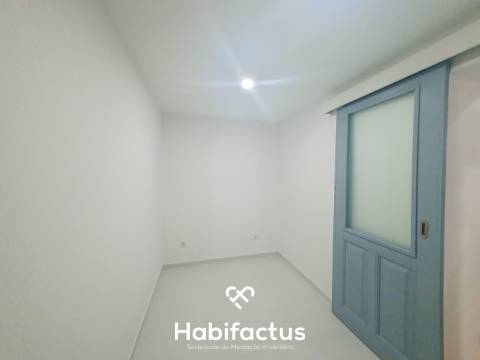 Prédio á venda com 3 apartamentos em Paranhos da Beira - Seia - Guarda.