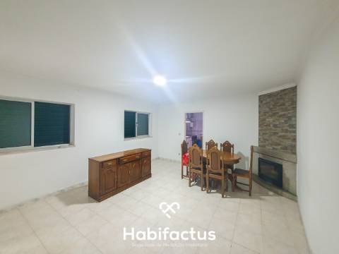 Prédio á venda com 3 apartamentos em Paranhos da Beira - Seia - Guarda.