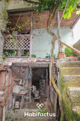 Moradia T2 para restaurar em Tondela.