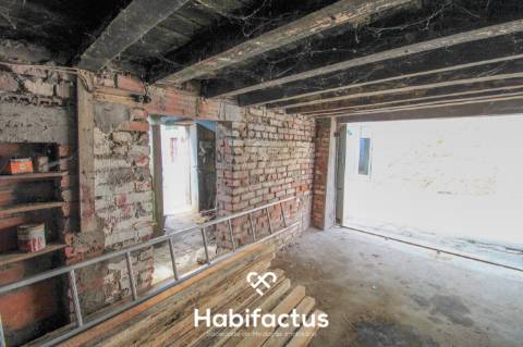 Moradia T2 para restaurar em Tondela.