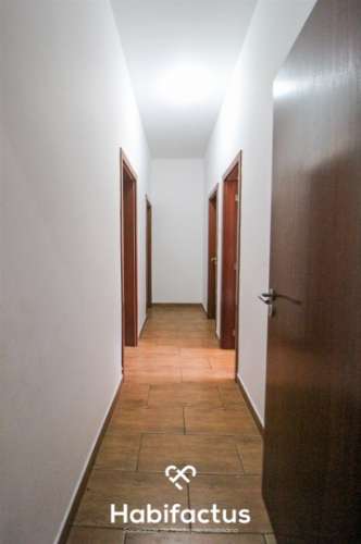 Prédio de três pisos de uso misto no Centro de Viseu