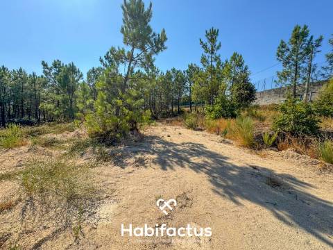 Terreno urbano inserido em zona de construção, para venda em Viseu.