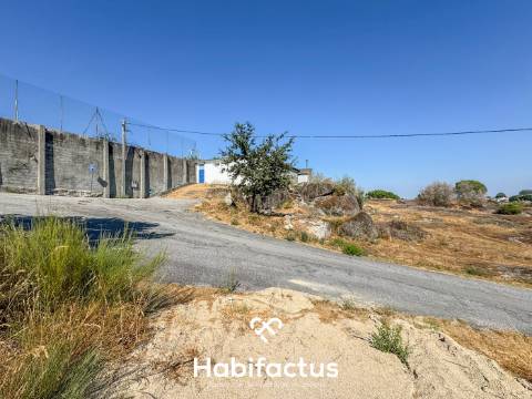 Terreno urbano inserido em zona de construção, para venda em Viseu.
