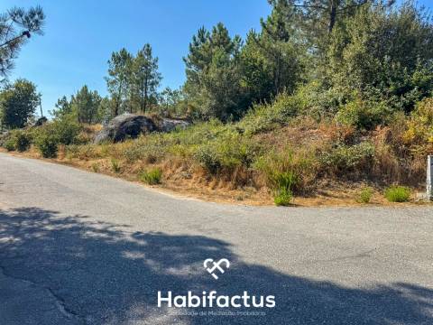 Terreno urbano inserido em zona de construção, para venda em Viseu.
