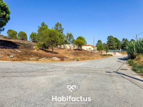 Terreno urbano inserido em zona de construção, para venda em Viseu.