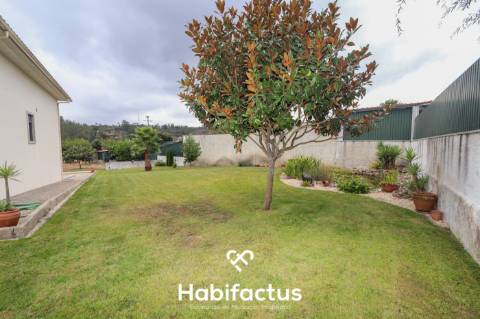 Moradia V4 Isolada com Jardim e Vista Panorâmica – Em Couto de Cima- Viseu