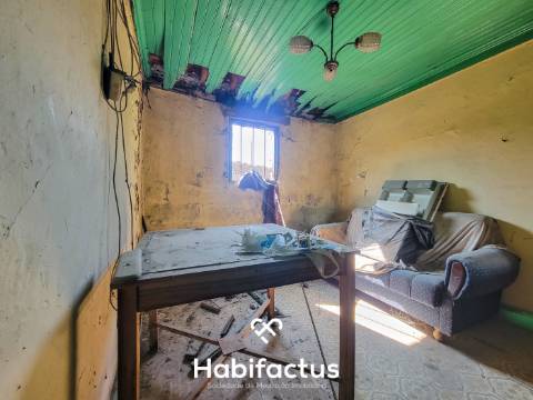 Moradia T2 á venda para Reconstrução Total no Centro Histórico de Santar – Potencial Único Uma oport