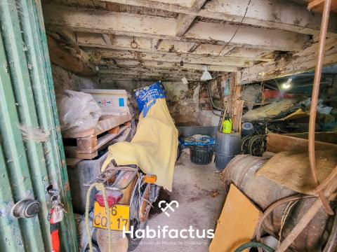 Moradia T2 á venda para Reconstrução Total no Centro Histórico de Santar – Potencial Único Uma oport