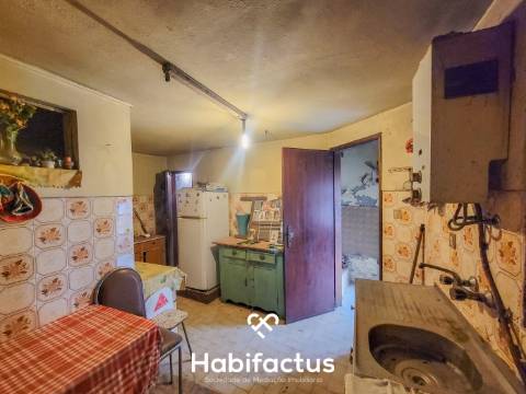 Moradia T3 á venda no Centro Histórico de Santar com Vista Privilegiada para as Vinhas e Serra da Es