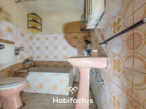 Moradia T3 á venda no Centro Histórico de Santar com Vista Privilegiada para as Vinhas e Serra da Es