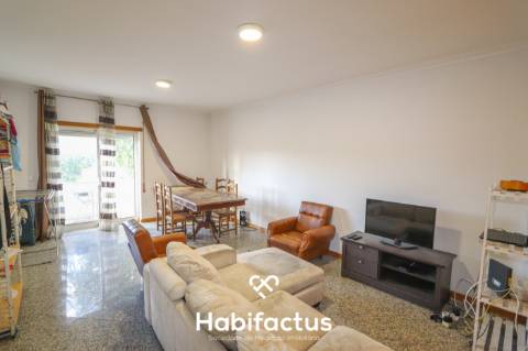 Apresento este apartamento T4 em Jugueiros, Viseu