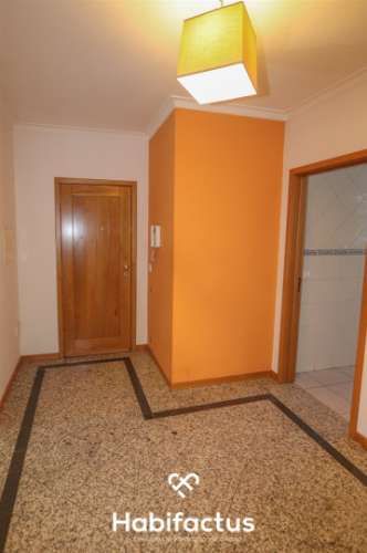 Apresento este apartamento T4 em Jugueiros, Viseu