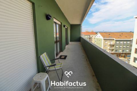 Apartamento T4 com duas entradas independentes no centro de Viseu