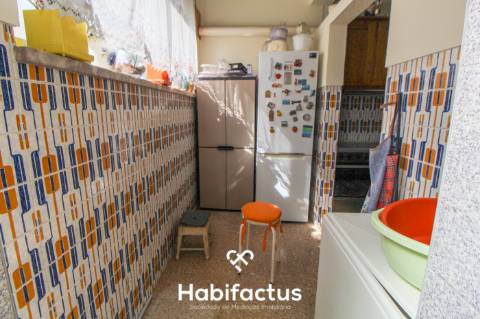 Apartamento T4 com duas entradas independentes no centro de Viseu