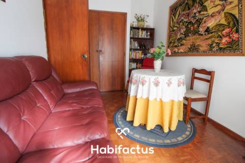 Apartamento T4 com duas entradas independentes no centro de Viseu
