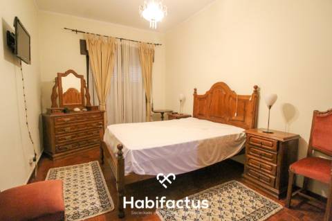 Apartamento T4 com duas entradas independentes no centro de Viseu