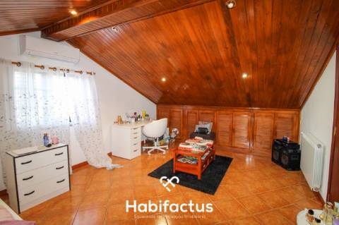 Moradia Isolada T5 em Campo de Besteiros – Conforto, Espaço e Qualidade!