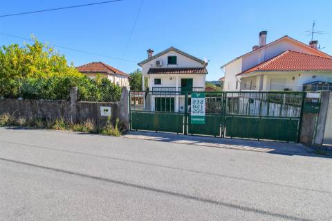 Moradia Isolada T5 em Campo de Besteiros – Conforto, Espaço e Qualidade!