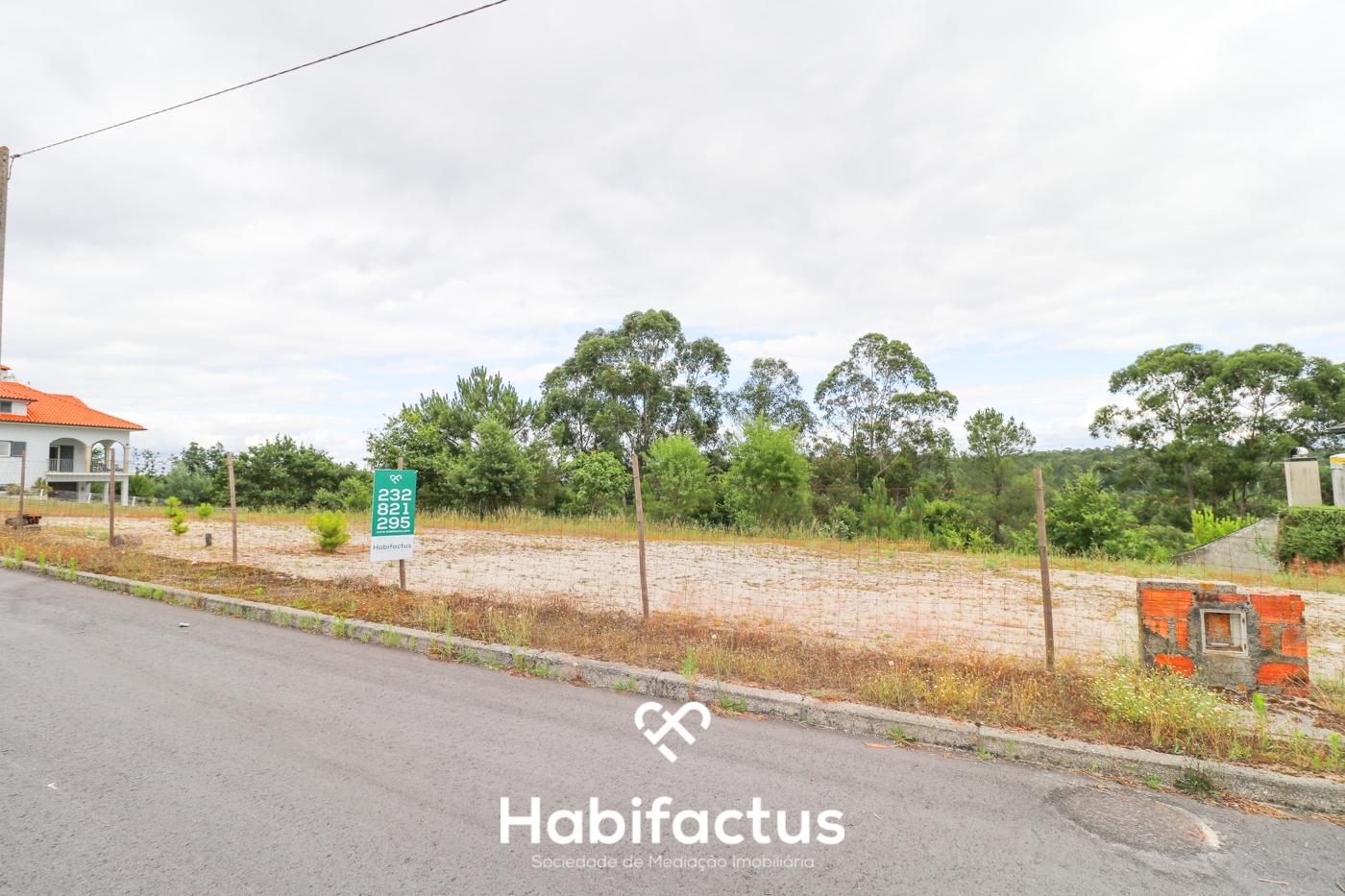 Lote de terreno 800m2 em Santiago de Besteiros, Tondela