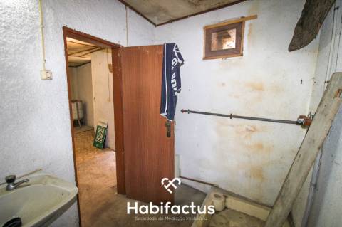 Moradia T4 com Potencial – Santiago de Besteiros (Tondela)