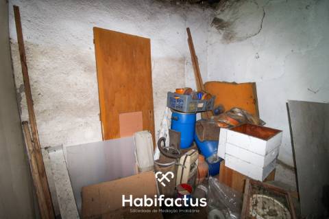 Moradia T4 com Potencial – Santiago de Besteiros (Tondela)