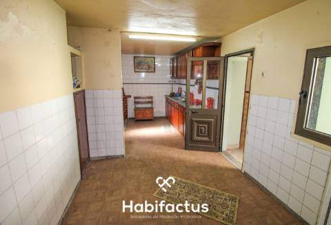 Moradia T4 com Potencial – Santiago de Besteiros (Tondela)