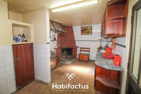 Moradia T4 com Potencial – Santiago de Besteiros (Tondela)