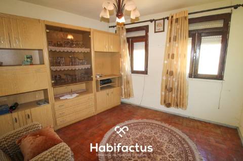 Moradia T4 com Potencial – Santiago de Besteiros (Tondela)