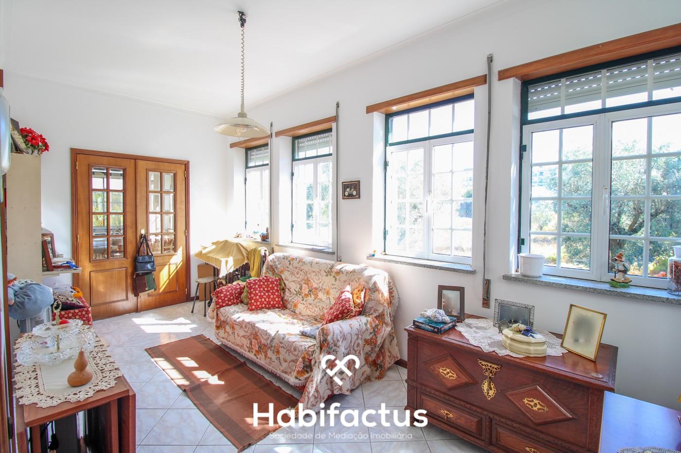 Moradia T4 no Centro de Tondela