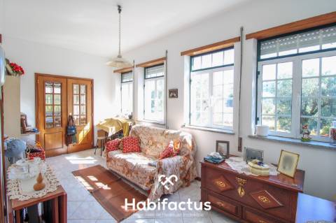 Moradia T4 no Centro de Tondela