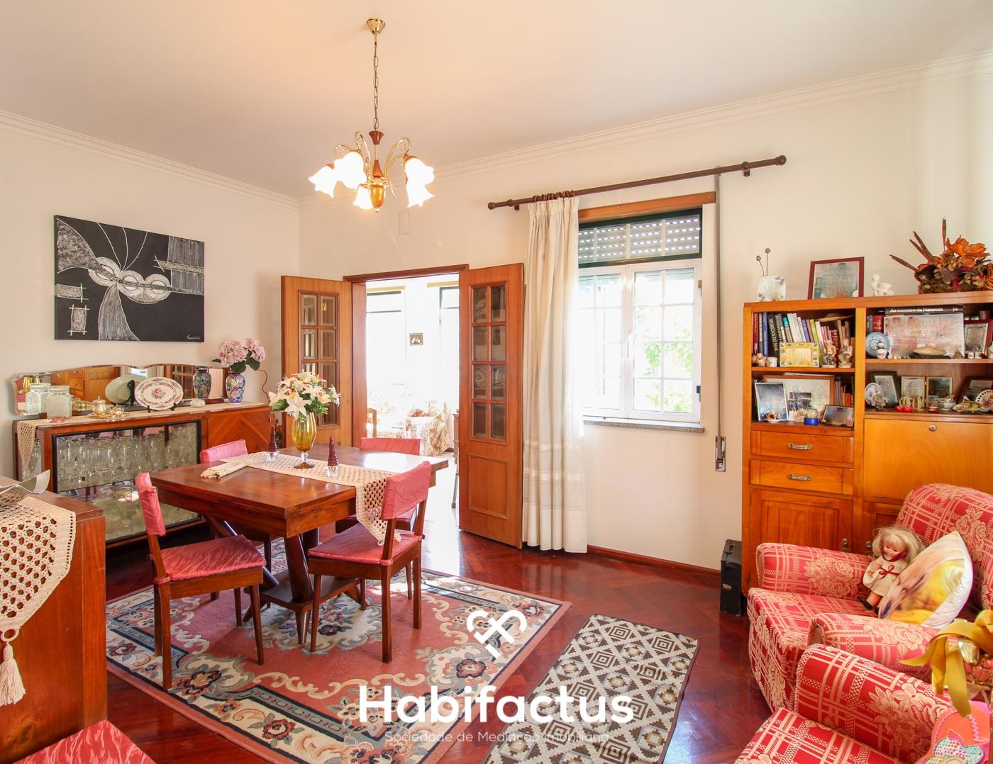 Moradia T4 no Centro de Tondela