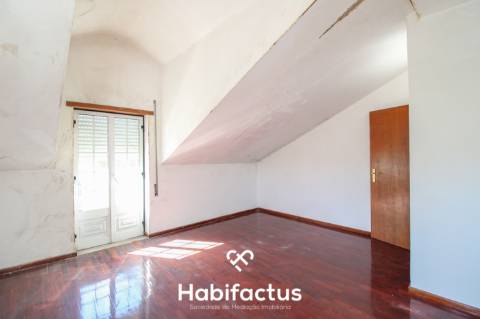 Moradia T4 no Centro de Tondela