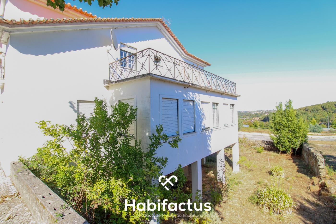 Moradia T4 no Centro de Tondela