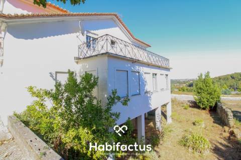 Moradia T4 no Centro de Tondela